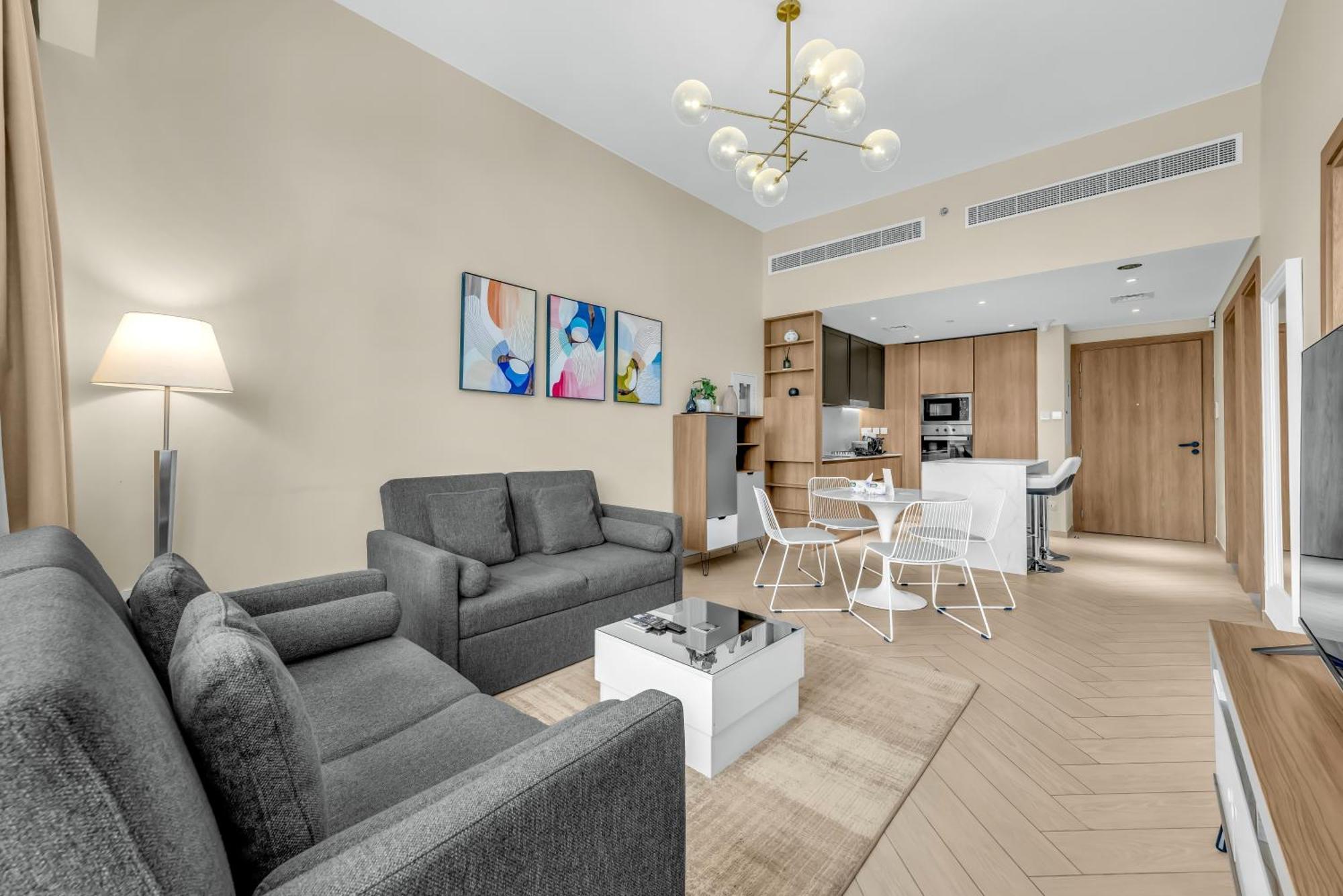 Apartment Waves - Comfortable Jvc With Balcony And Maids Dubai