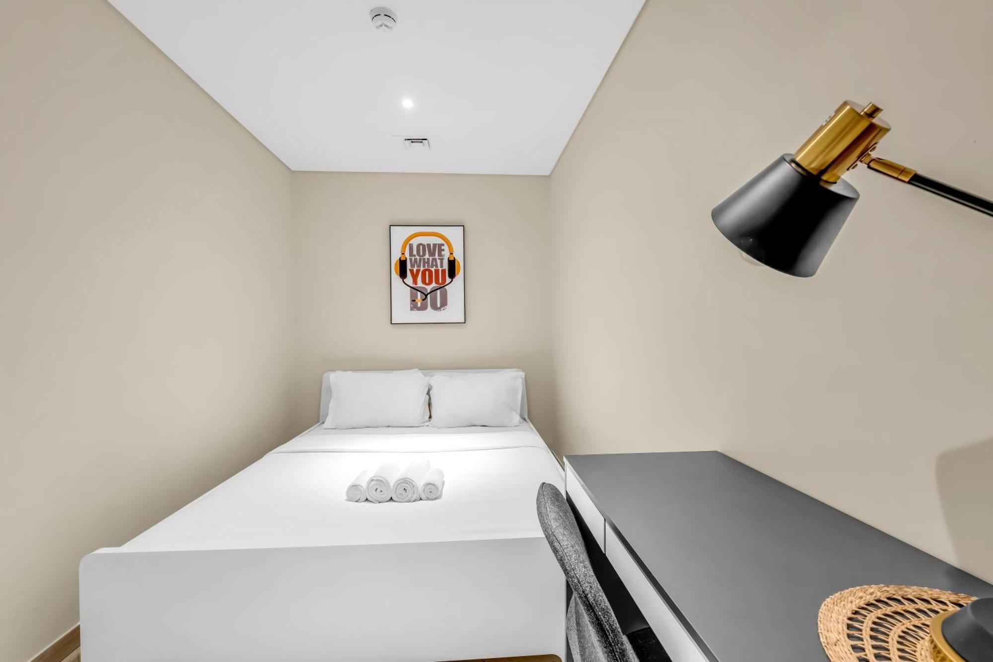 Waves - Comfortable Jvc With Balcony And Maids Apartment *